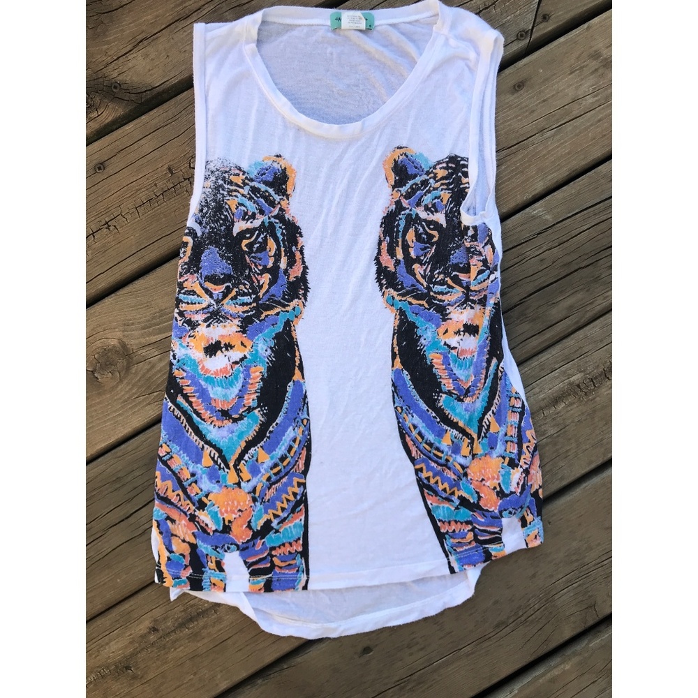 Detailed Tiger Print Muscle Tank